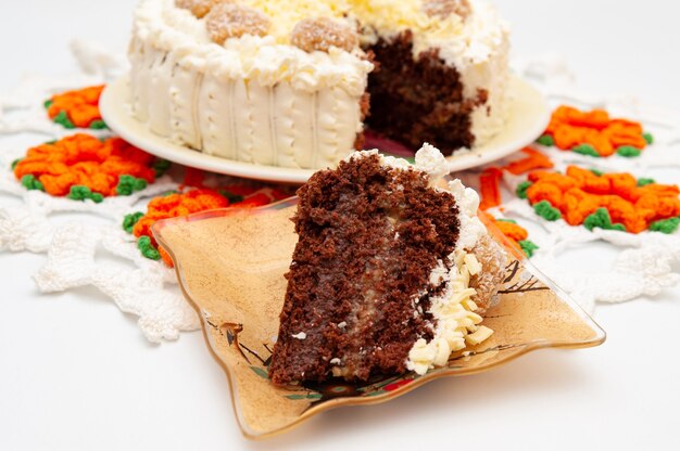 Fette di deliziosa torta al cioccolato fatta in casa