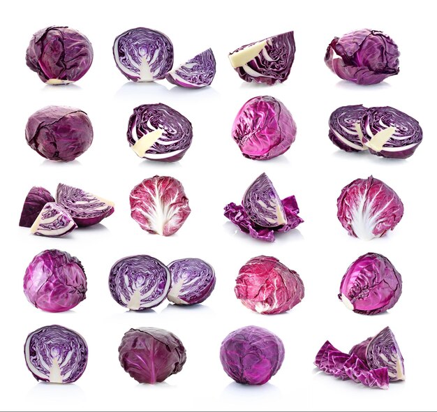 Photo sliced red cabbage isolated on white