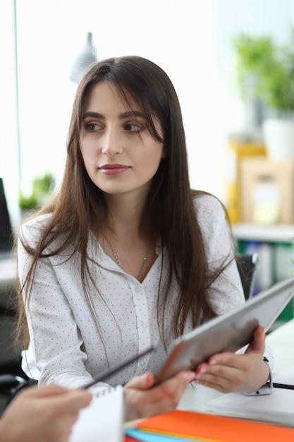 Slimme vrouwelijke manager