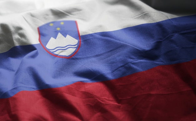 Photo slovenia flag rumpled close up