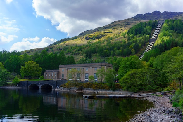 Lo sloy hydro-electric scheme situato tra loch sloy e inveruglas sulla sponda occidentale del loch lomond in scozia