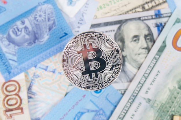 Sluit het Bitcoin zilveren muntstuk op dollars omhoog