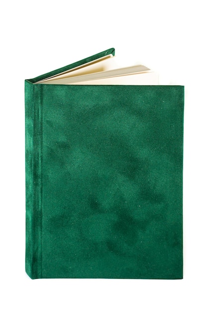 Foto sluit omhoog van een leeg velours pluizig notitieboekje op witte achtergrond met het knippen van weg