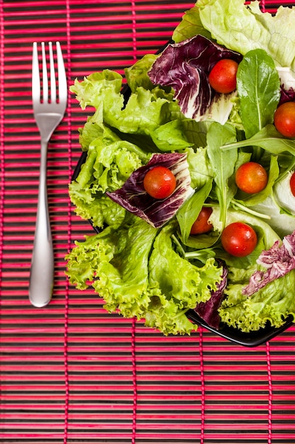 Sluit omhoog van gemengde groentesalade