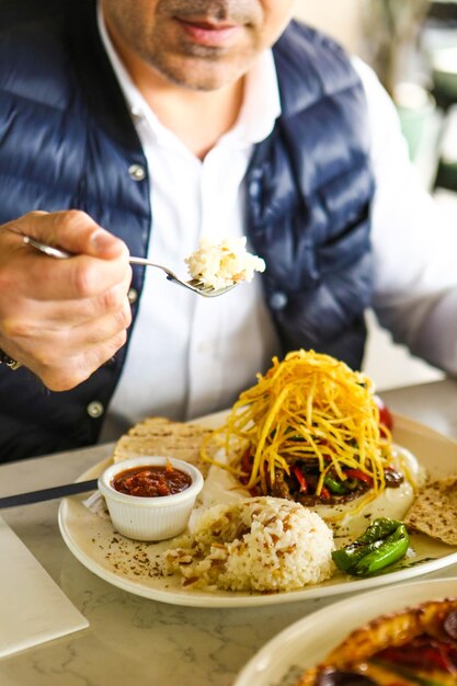 Smakelijke smakelijke klassieke Italiaanse pasta met een heerlijke saus