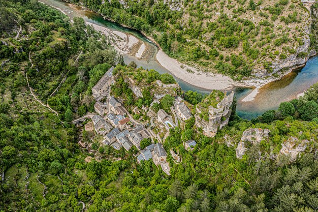 Piccolo villaggio francese di castelbouc nelle gorges du tarn in france