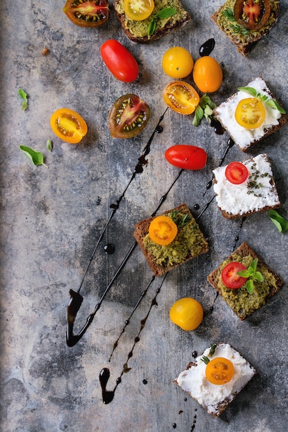 Small sandwiches with tomatoes