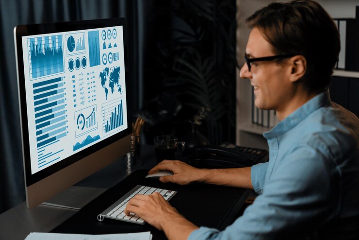 Photo smart businessman analyzing business paragraph marketing analysis pecuniary