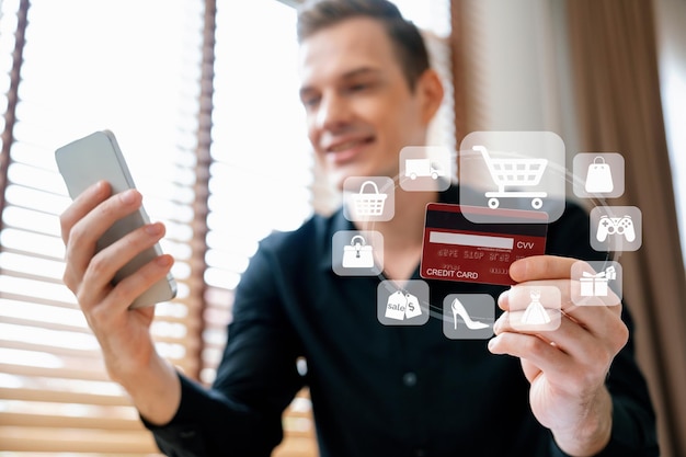 사진 스마트 고객은 온라인 상점을 열고 온라인 쇼핑을 위해 신용카드를 사용합니다.