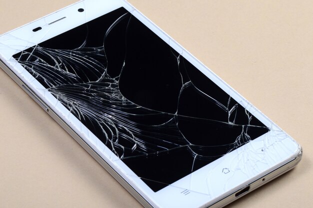 Smart Phone met gebroken scherm