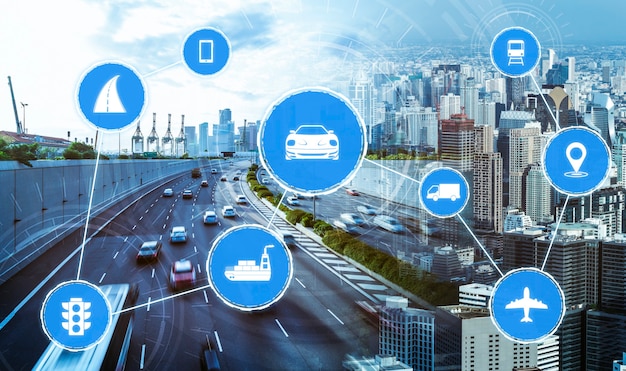 Foto concetto di tecnologia di trasporto intelligente per il futuro traffico automobilistico su strada