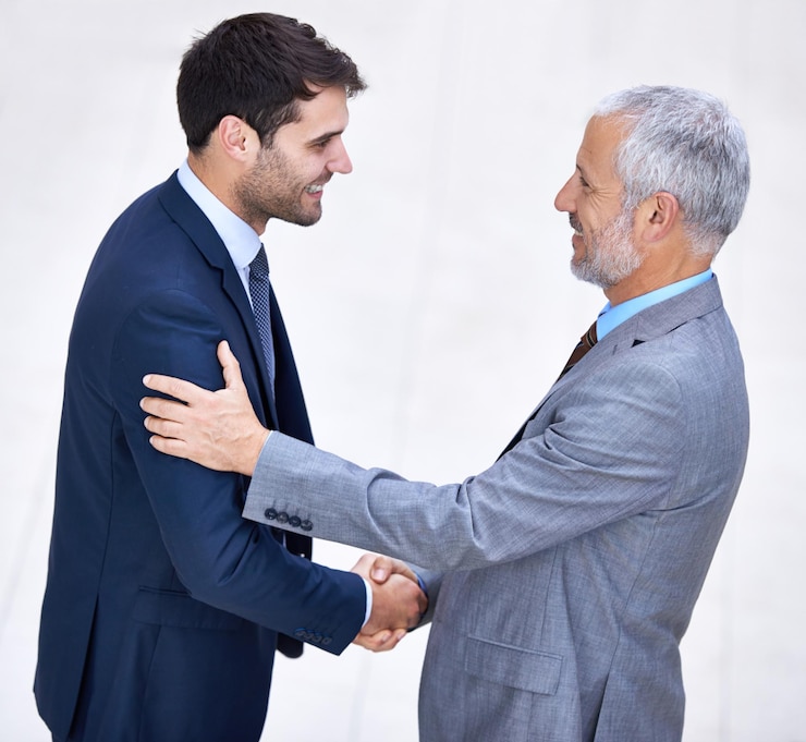 फोटो smile business people and shaking hands with ceo for deal collaboration or b2b partnership agreement with agent senior happy manager or handshake for introduction greeting or thank you in office