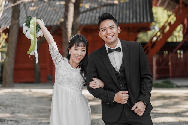 写真 スマイリーの新郎新婦は幸せに結婚しました