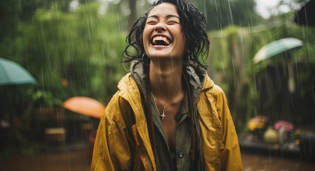 Photo smiling lady in rain laughing in the background