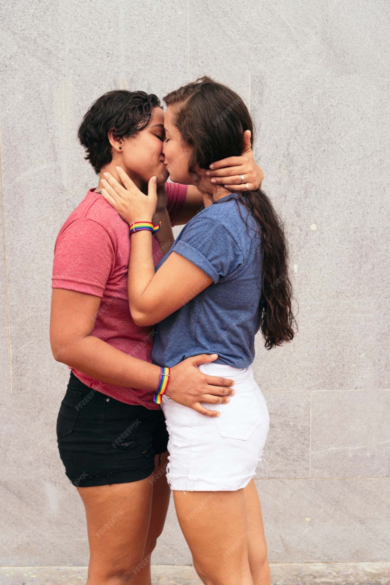 лесби целуются в джинсах фото 70