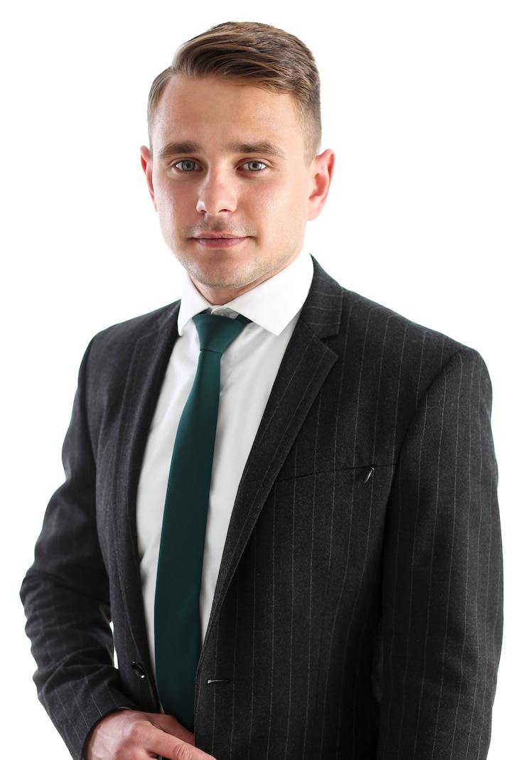 Photo smiling man in suit and tie posing