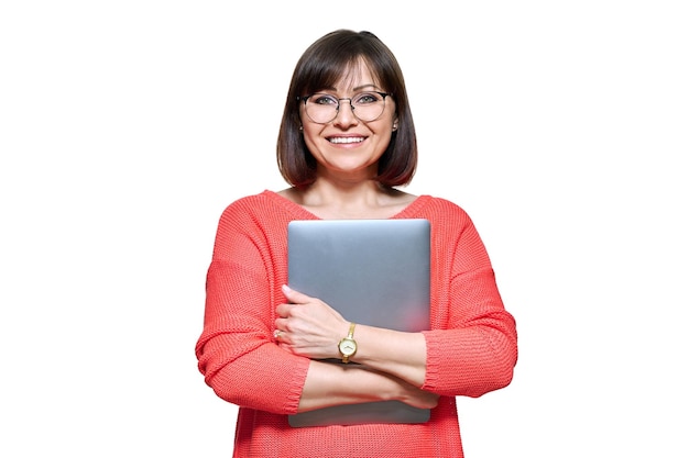 Photo smiling woman with laptop on white isolated background