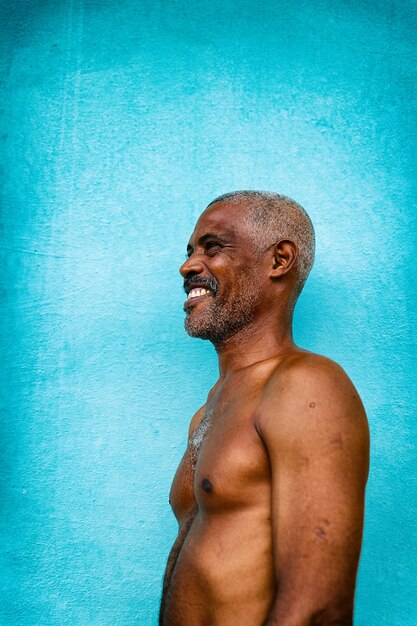 Photo smling man cuba