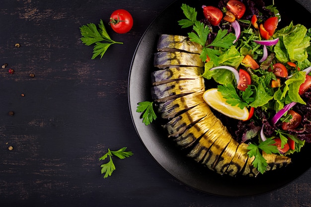 Smoked mackerel and fresh salad