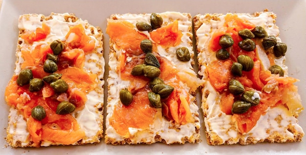 Smoked salmon crackers are a great way to serve up a crowd.