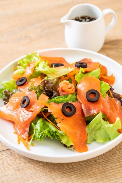 smoked salmon salad