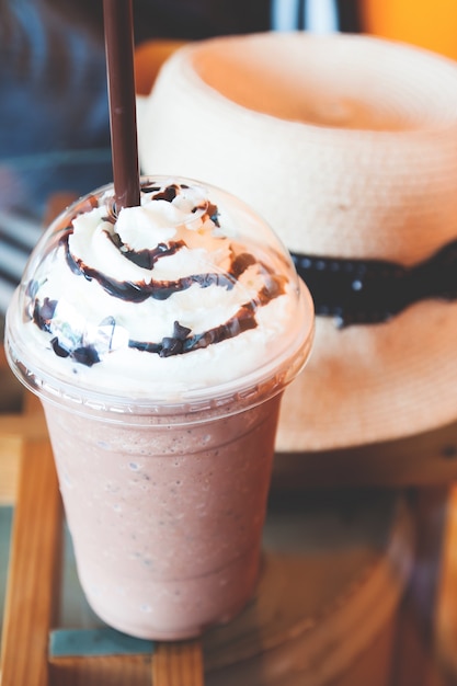 写真 スムージーは甘いテーブルを取るfrappe mocha