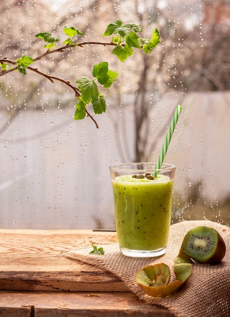 Photo smoothie with kiwi celery and green apple