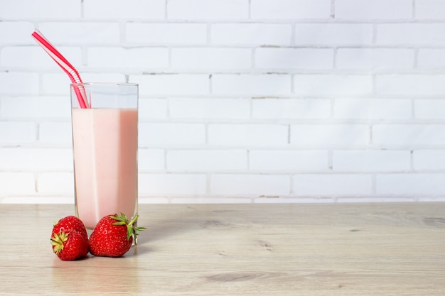 Smoothie with strawberries and milk