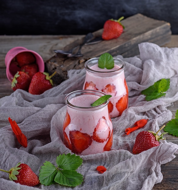 Smoothies of fresh strawberries