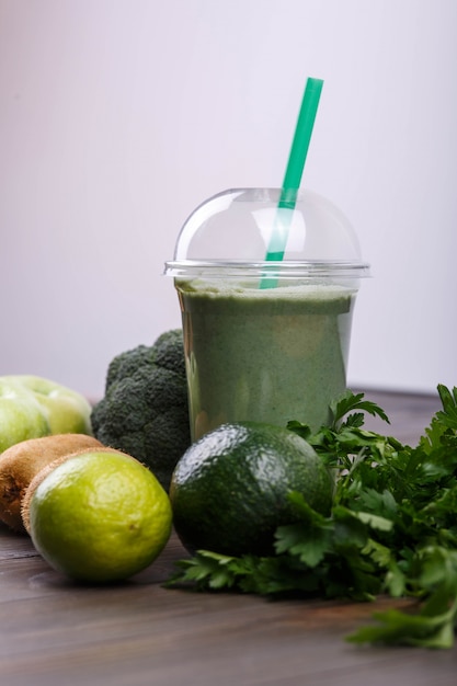 smoothies with apples, kiwi, lime, broccoli, parsley and avocado