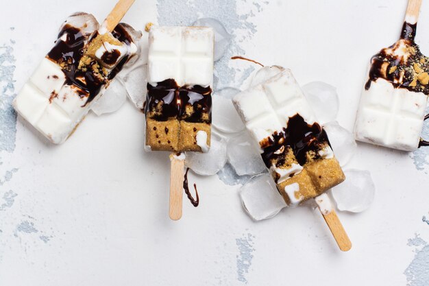 Smore ice cream on white stone table