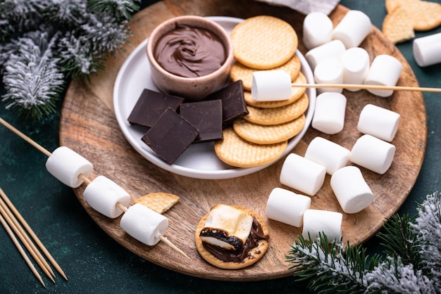 Smores met marshmallow-chocolade en crackers