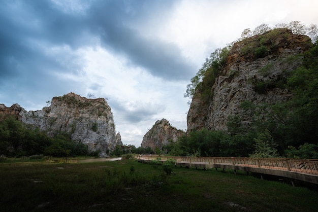 Foto snake mountain and river.