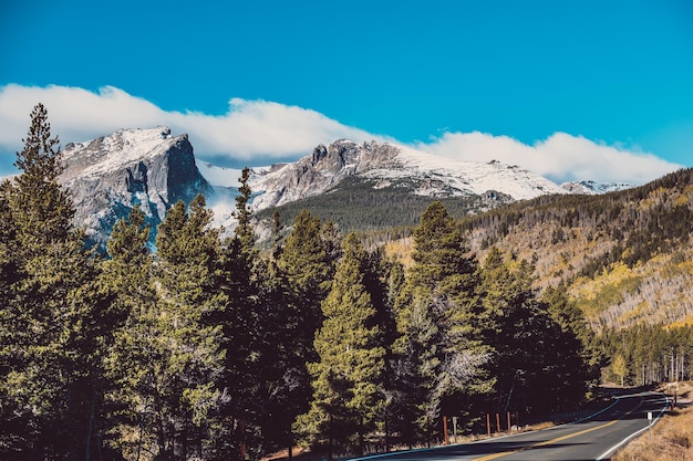 Snelweg in de herfst in colorado, vs