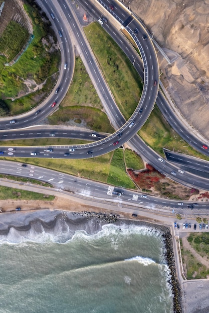 Snelweg van de Costa Verde ter hoogte van de wijk Miraflores