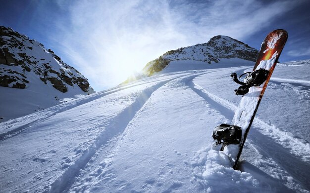 Foto inverno di snowboard