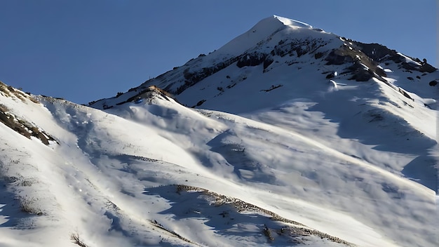 Photo snowcapped mountain range