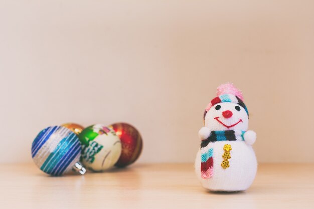 Giocattoli pupazzo di neve e albero di natale