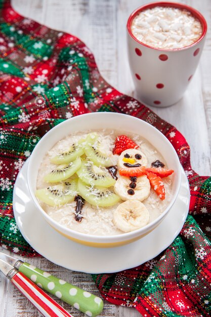 Snowman porridge oatmeal breakfast