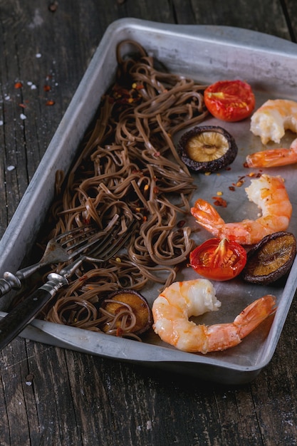 Soba noodles and shrimps