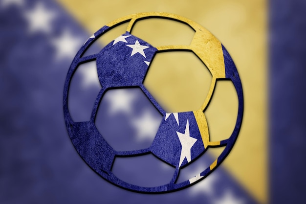 Foto pallone da calcio bandiera nazionale della bosnia ed erzegovina. pallone da calcio bosniaco.