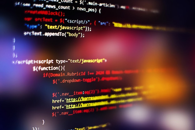 Codice di programmazione per sviluppatori software. codice di script di computer astratto. messa a fuoco selettiva