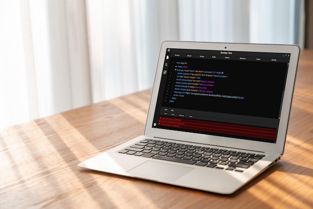 Softwareontwikkeling programmeren op een computerscherm voor modieuze toepassingen en programmacodering