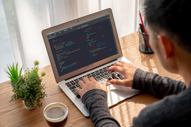 Softwareontwikkeling programmeren op het computerscherm voor modische applicaties