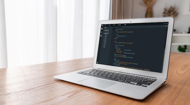 Softwareontwikkeling programmeren op het computerscherm voor modische applicaties