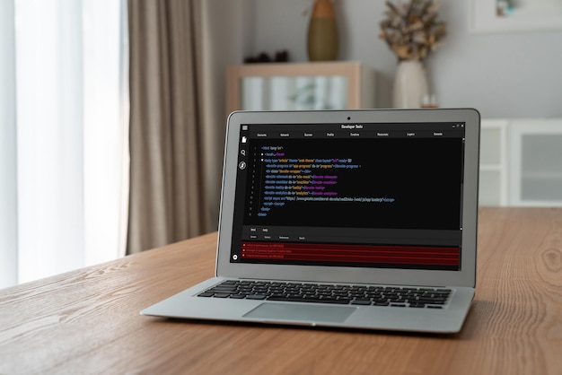 Softwareontwikkeling programmeren op het computerscherm voor modische applicaties