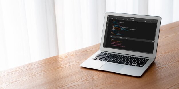 Softwareontwikkeling programmeren op het computerscherm voor modische applicaties