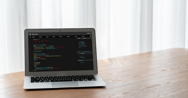 Softwareontwikkelingsprogrammering op computerscherm voor modieuze toepassing