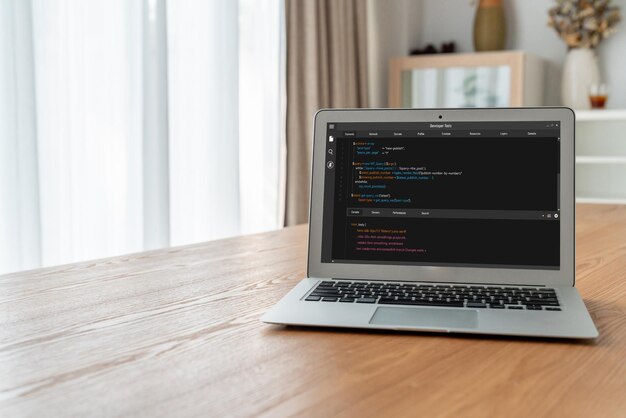 Softwareontwikkelingsprogrammering op computerscherm voor modieuze toepassing