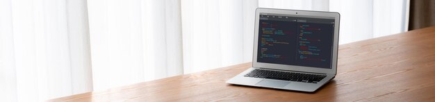 Softwareontwikkelingsprogrammering op computerscherm voor modieuze toepassing